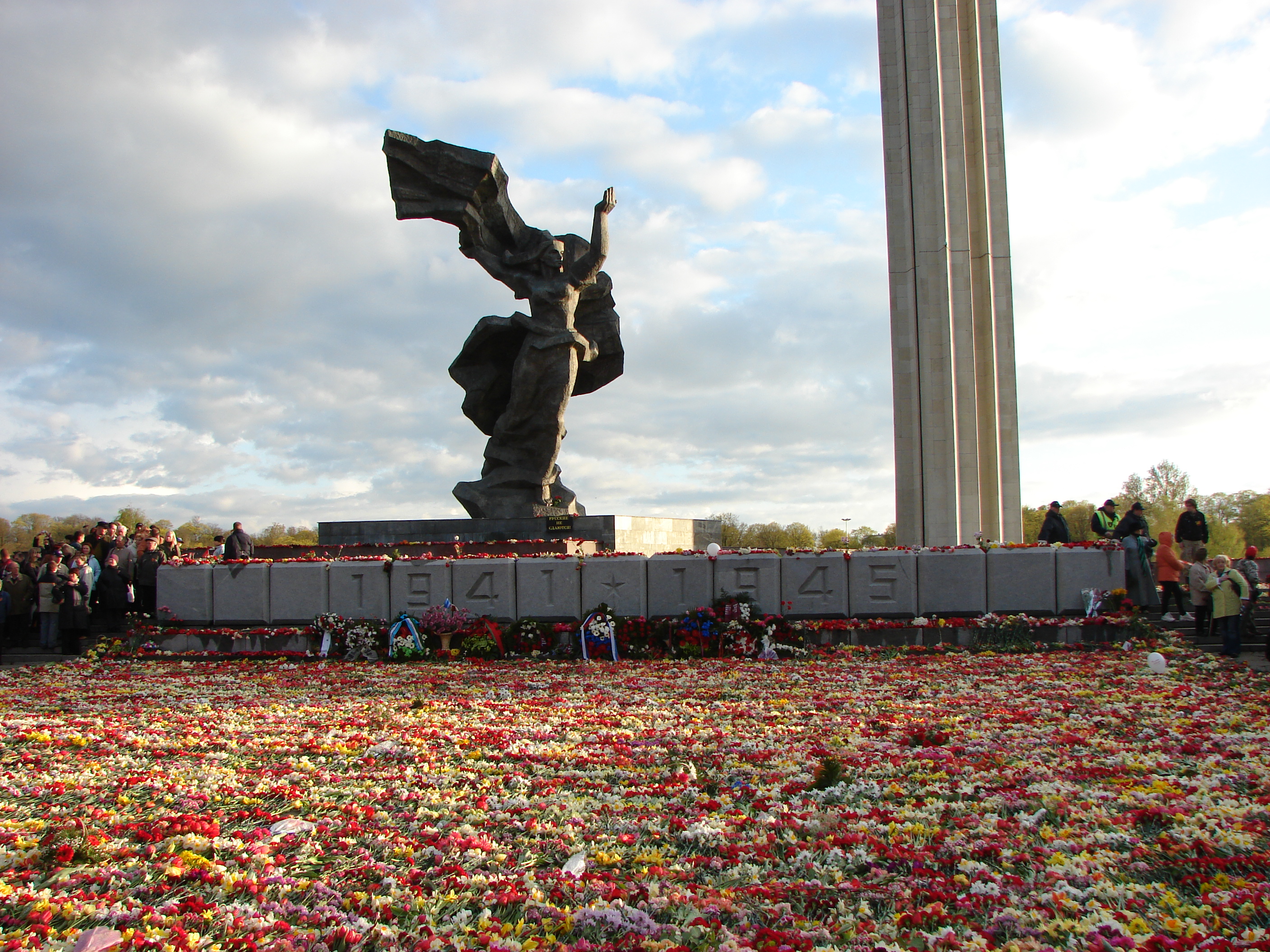 ДЕНЬ ПОБЕДЫ В ЛАТВИИ - ДЕНЬ СОЛИДАРНОСТИ И ПАМЯТИ